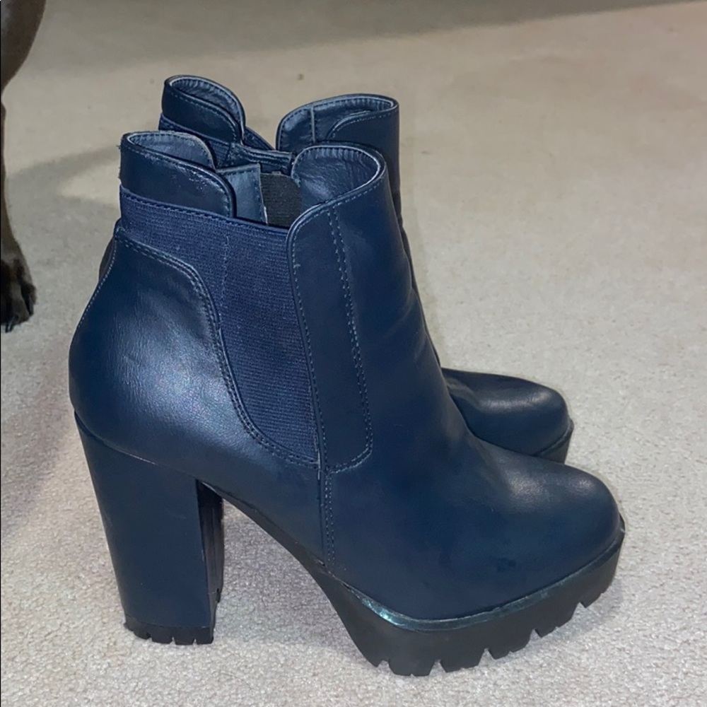 DARK NAVY HIGH HEELS